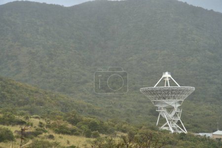 Una antena de plato gigante de 82 pies de diámetro en el extremo oriental de St. Croix