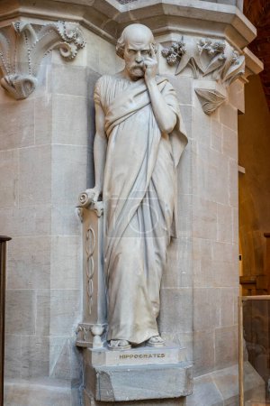 Foto de Estatua de Hipócrates en la Universidad de Oxford Museo de Historia Natural en Oxford, Oxfordshire, Reino Unido en 25 Marzo 2023 - Imagen libre de derechos