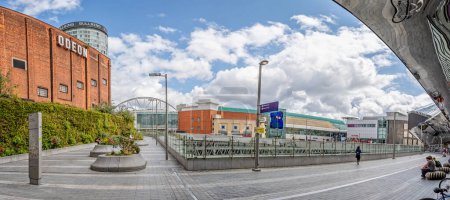 Téléchargez les photos : Vue vers le centre commercial Bullring depuis l'entrée est de la gare de Birmingham New Street, West Midlands, Royaume-Uni, le 23 juillet 2023 - en image libre de droit