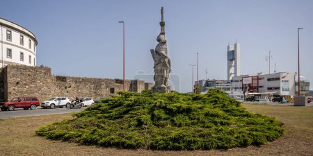 Téléchargez les photos : Monument aux émigrants de La Coruna à La Coruna, Espagne le 22 août 2023 - en image libre de droit