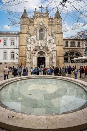 Foto de El Monasterio de la Santa Cruz o Iglesia de la Santa Cruz, en Coimbra, Portugal, el 13 de octubre de 2023 - Imagen libre de derechos