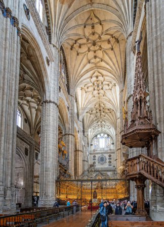 Foto de La nave principal de la Catedral de Nueva Salamanca en Salamanca, España el 16 de octubre de 2023 - Imagen libre de derechos