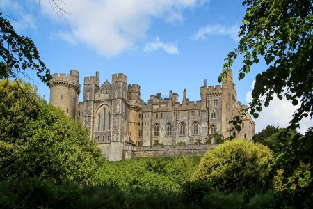 Téléchargez les photos : Château médiéval d'Arundel à Arundel, Sussex Ouest, Royaume-Uni le 12 mai 2011 - en image libre de droit