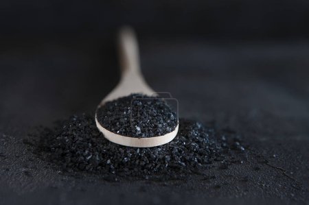 Foto de Primer plano de Deliciosa sal de lava negra. - Imagen libre de derechos