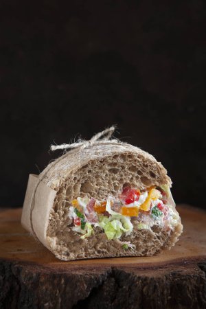 Foto de Comida de tendencia italiana sándwich picado - Imagen libre de derechos