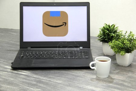 Téléchargez les photos : Mexico, Mexique - 9 nov.2022 : La plateforme de commerce électronique Amazon ouvre des postes vacants au Mexique - en image libre de droit