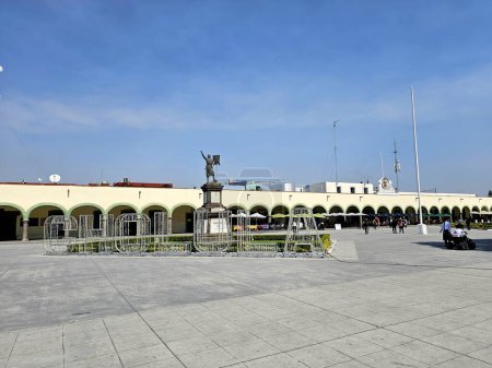Téléchargez les photos : Cholula, Puebla, Mexique - 16 mars 2024 : Portal Guerrero sont les plus longs portails du pays dans le centre de la ville magique avec des cafés et restaurants - en image libre de droit