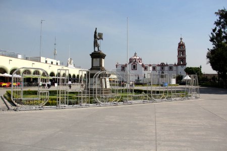 Téléchargez les photos : Cholula, Puebla, Mexique - 16 mars 2024 : Portal Guerrero sont les plus longs portails du pays dans le centre de la ville magique avec des cafés et restaurants - en image libre de droit
