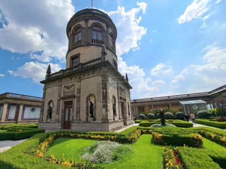 Téléchargez les photos : Mexico, Mexique - 9 août 2023 : Le Musée national d'histoire est le site qui garde la mémoire de l'histoire du Mexique, il est situé dans le château de Chapultepec - en image libre de droit