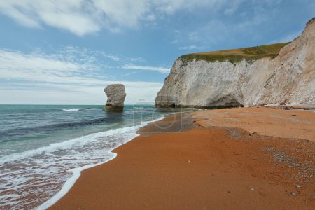 Foto de Un promontorio de tiza y playa en la costa de Dorset en el sur de Inglaterra, situado entre Swyre Head y Durdle Door al este. Cabeza de murciélago. Foto de alta calidad - Imagen libre de derechos