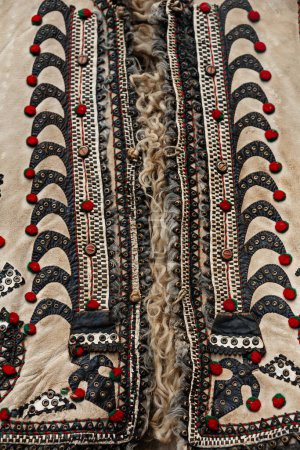 Téléchargez les photos : Vue rapprochée des vêtements traditionnels Hutsul. Concept de culture ukrainienne - en image libre de droit