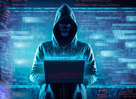 hacker de aspecto malvado con el cráneo como la cara en una chaqueta con capucha usando el ordenador portátil contra el fondo azul encriptado borroso generado mediante IA
