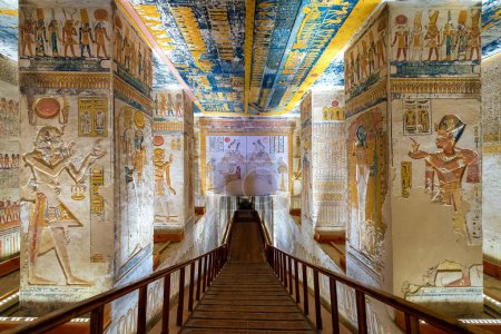 Schöne Ansicht des Grabes von Ramses V. und Vi im Tal der Könige in der Nähe von Luxor, Ägypten