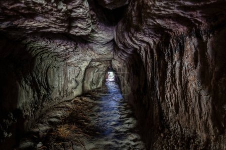 Cueva en la zona de Los Tuneles cerca de San José del Guaviare, Colombia