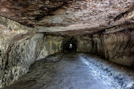 Túnel natural en el sitio conocido como Los Tuneles cerca de San José del Guaviare, Colombia