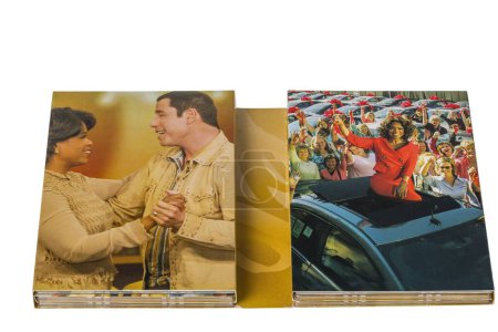 Téléchargez les photos : Close-up view of image DVD inside Oprah Winfrey 20th anniversary box collection. Sweden. Uppsala. 02.05.2023. - en image libre de droit