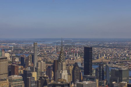 Foto de Beautiful aerial view of Manhattan skyscrapers against backdrop of landscape of Hudson River. New York, USA. - Imagen libre de derechos