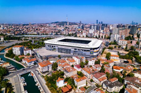 Téléchargez les photos : Istanbul, Turquie - 21 août 2023 : Stade Fenerbahce Sukru Saracoglu dans le district de Kadikoy à Istanbul, Turquie. Stade de Fenerbahce Football Sports Club. - en image libre de droit