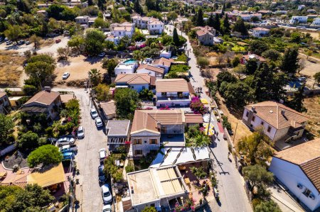Téléchargez les photos : Ancien quartier de Datca (Eski Datca) à Mugla, Turquie. Belle vue aérienne sur Old Datca. Drone shot. - en image libre de droit