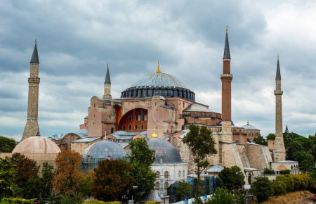 Foto de Santa Sofía / Ayasofya. Santa Sofía es el famoso edificio histórico de Estambul. Turquía
. - Imagen libre de derechos