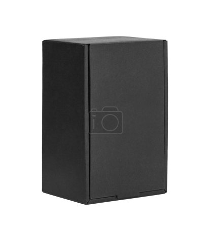 Téléchargez les photos : Boîte en carton noir isolée sur fond blanc. Conception de maquette de boîte - en image libre de droit