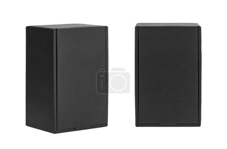 Foto de Caja de cartón negro aislada sobre fondo blanco. Diseño de maqueta de caja - Imagen libre de derechos