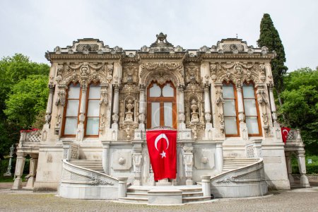 Foto de Quiosco Ceremonial de Pabellones Ihlamur. Besiktas, Estambul, Turquía. Fue construido en el período otomano, está abierto a los visitantes como un museo hoy en día
. - Imagen libre de derechos