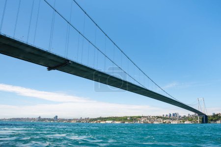 Foto de Estambul, Turquía. Puente del Bósforo de Estambul. 15 Julio Puente de los Mártires. - Imagen libre de derechos