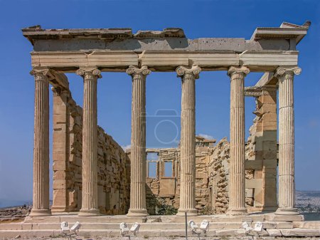 Ruinas de Erechteion en la Acrópolis, Atenas, Grecia