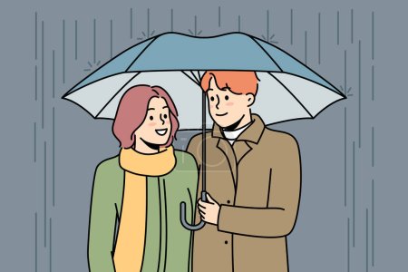 Pareja feliz caminando bajo el paraguas bajo la lluvia. Hombre y mujer sonrientes disfrutan de citas al aire libre en tiempo lluvioso. Concepto de relaciones. Ilustración vectorial. 