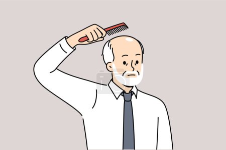 Älterer, glatzköpfiger Mann hält Kamm über Kopf, verärgert über altersbedingten Haarausfall. Glatzköpfiger Geschäftsmann in weißem Hemd und Krawatte denkt an Haartransplantation an Stirn und Hinterkopf