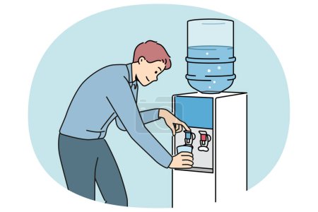 Lächelnder Mann bekommt im Büro Wasser im Kühlschrank. Männchen gießen noch sauberes Aqua aus dem Spender am Arbeitsplatz. Vektorillustration.
