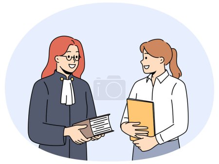 Une avocate souriante et parajuriste avec des dossiers au bureau. Heureuse femme juge avec assistante détenant des documents au tribunal. Illustration vectorielle.