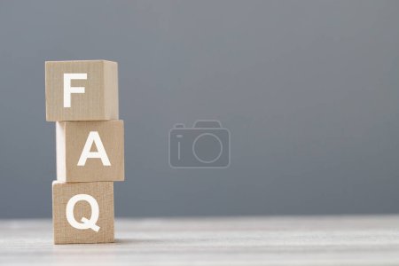 Foto de Bloque de cubo con información FAQ - Imagen libre de derechos
