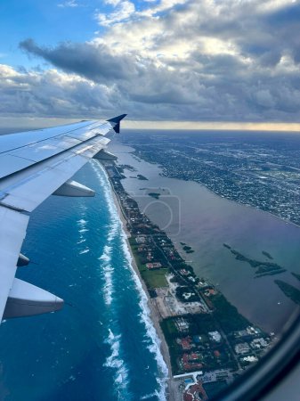 Foto de Volando a Palm Beach, Florida al amanecer - Imagen libre de derechos