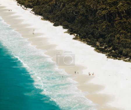 Téléchargez les photos : Panorama Drone Photo de la plage de sable blanc Hyams en Nouvelle-Galles du Sud, Australie. - en image libre de droit