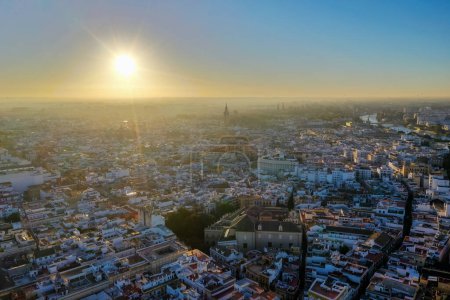 Foto de Seville city aerial view in Seville province of Andalusia Autonomous Community of Spain, Europe - Imagen libre de derechos