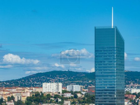 Incity Tower. Caisse d 'Epargne ist eine genossenschaftliche Privatkundenbank, ist eine der wichtigsten französischen Banken und Versicherungen in Lyon, Frankreich