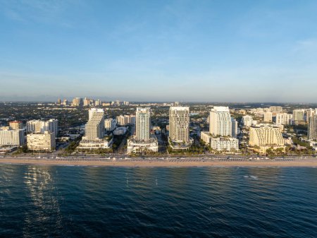 Schöne Luftaufnahme des Central Beach in Fort Lauderdale, Florida