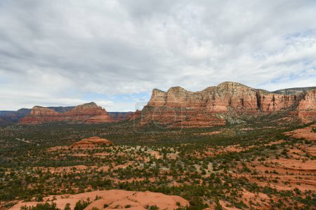 Naturaleza escénica de Sedona, Arizona y las formaciones rocosas naturales.