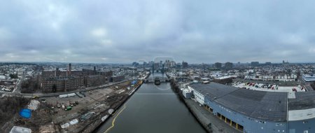 Téléchargez les photos : Vue aérienne du pont Newark, NJ et NX au-dessus de la rivière Passaic. - en image libre de droit