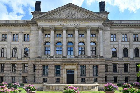 Exterior del Bundesrat alemán. La Cámara de los Lores prusiana (1850) en Leipziger Strasse - sede del Bundesrat (Consejo Federal). Berlín, Alemania.