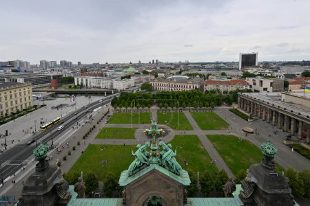 Widok z Berliner Dom w centrum Berlina, Niemcy.