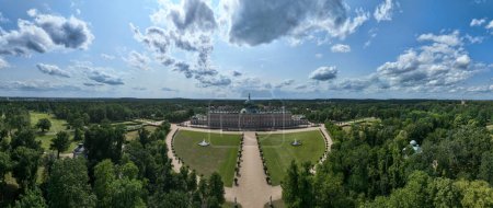 Foto de Nuevo Palacio de Sanssouci Palacio, el antiguo palacio de verano de Federico el Grande, rey de Prusia, en Potsdam, cerca de Berlín - Imagen libre de derechos