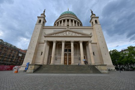 Foto de Iglesia de San Nicolás vista exterior en Potsdam Ciudad de Alemania. - Imagen libre de derechos