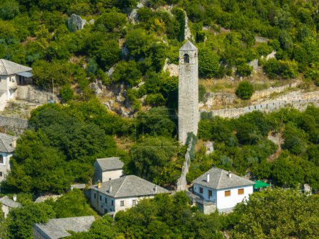 Mittelalterliche Zitadelle, Uhrenturm Sahat Kula in Pocitelj, Bosnien und Herzegowina.