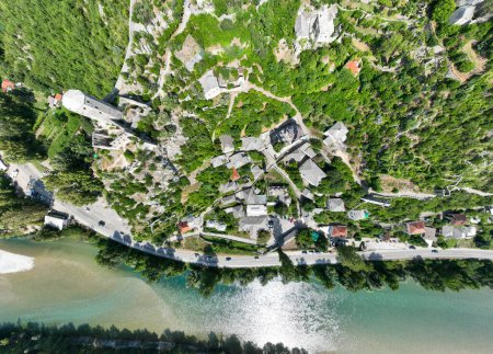 Foto de Vista aérea del horizonte de Pocitelj en Bosnia Herzegovina. - Imagen libre de derechos