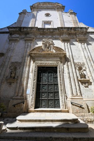 Catedral Maria Santissima della Madia (Basílica Cattedrale Maria Santissima della Madia) en el casco antiguo de Monopoli, Puglia, Italia. Región de Apulia