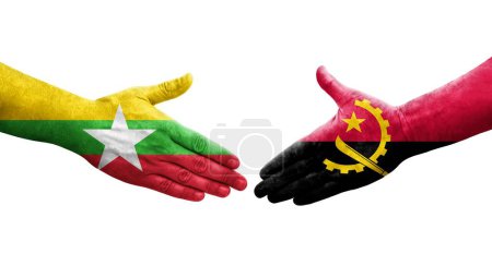 Foto de Apretón de manos entre Angola y Myanmar banderas pintadas en las manos, imagen transparente aislada. - Imagen libre de derechos
