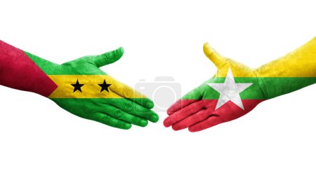 Foto de Apretón de manos entre Myanmar y Santo Tomé y Príncipe banderas pintadas en las manos, imagen transparente aislada. - Imagen libre de derechos
